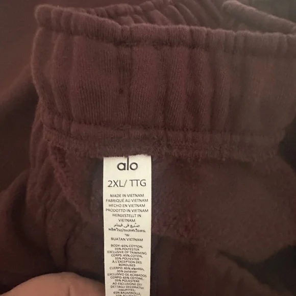 Alo activewear joggers. New without tags. - Picture 3 of 6